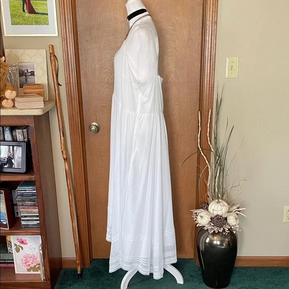 Elegant White Maxi Dress by Express - Picture 8 of 16